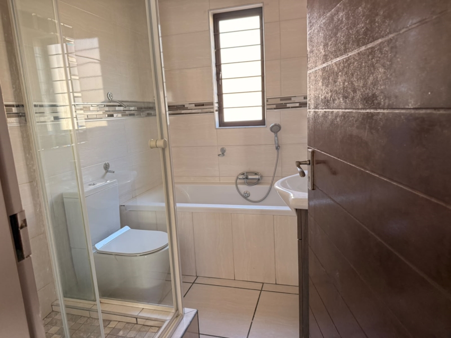 3 Bedroom Property for Sale in Geelhoutpark North West